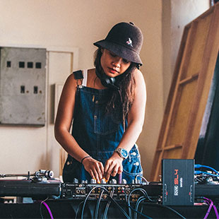 2019-darker-than-wax-rah