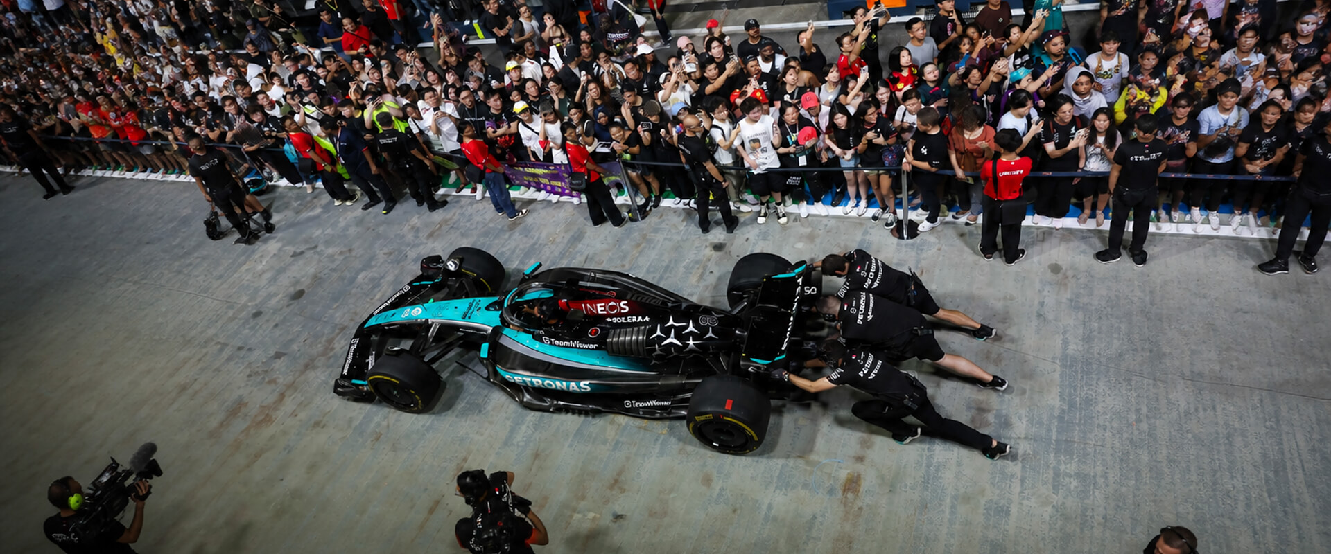 WIN EXCLUSIVE ACCESS TO THE THURSDAY PIT LANE EXPERIENCE