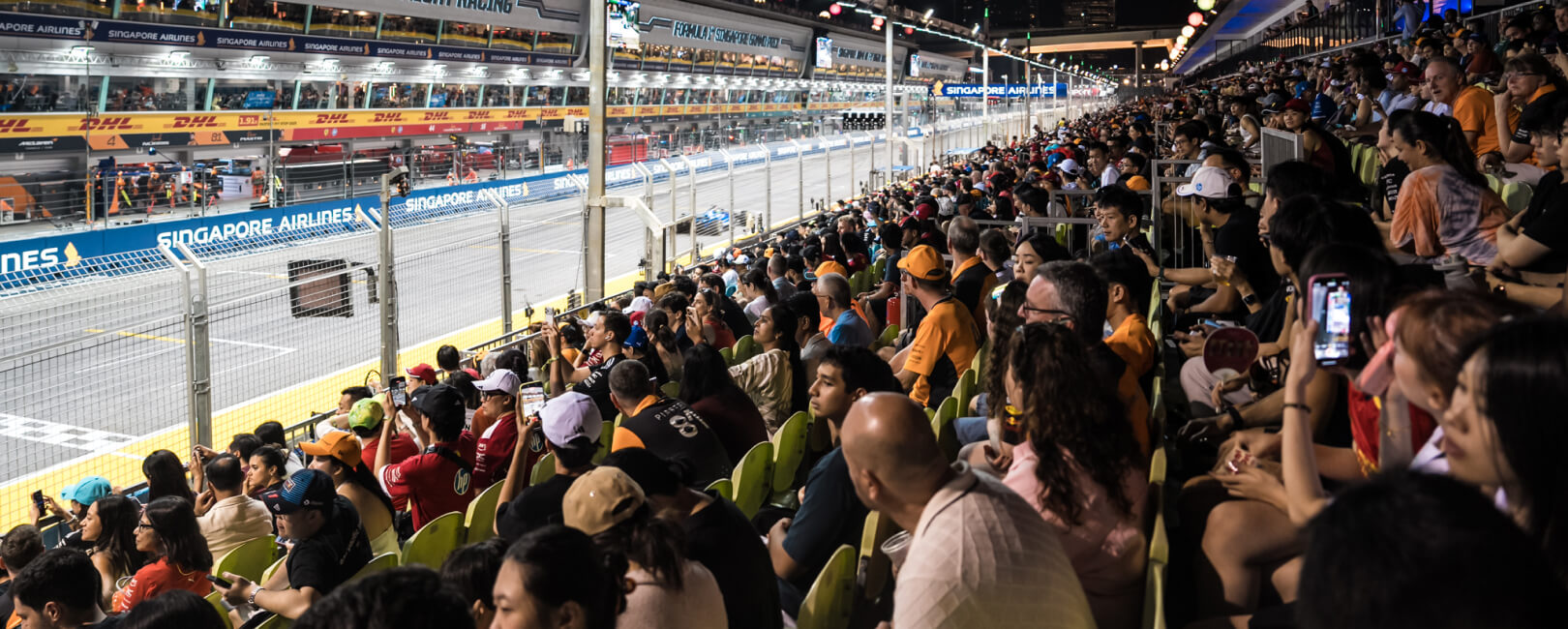 PIT GRANDSTAND