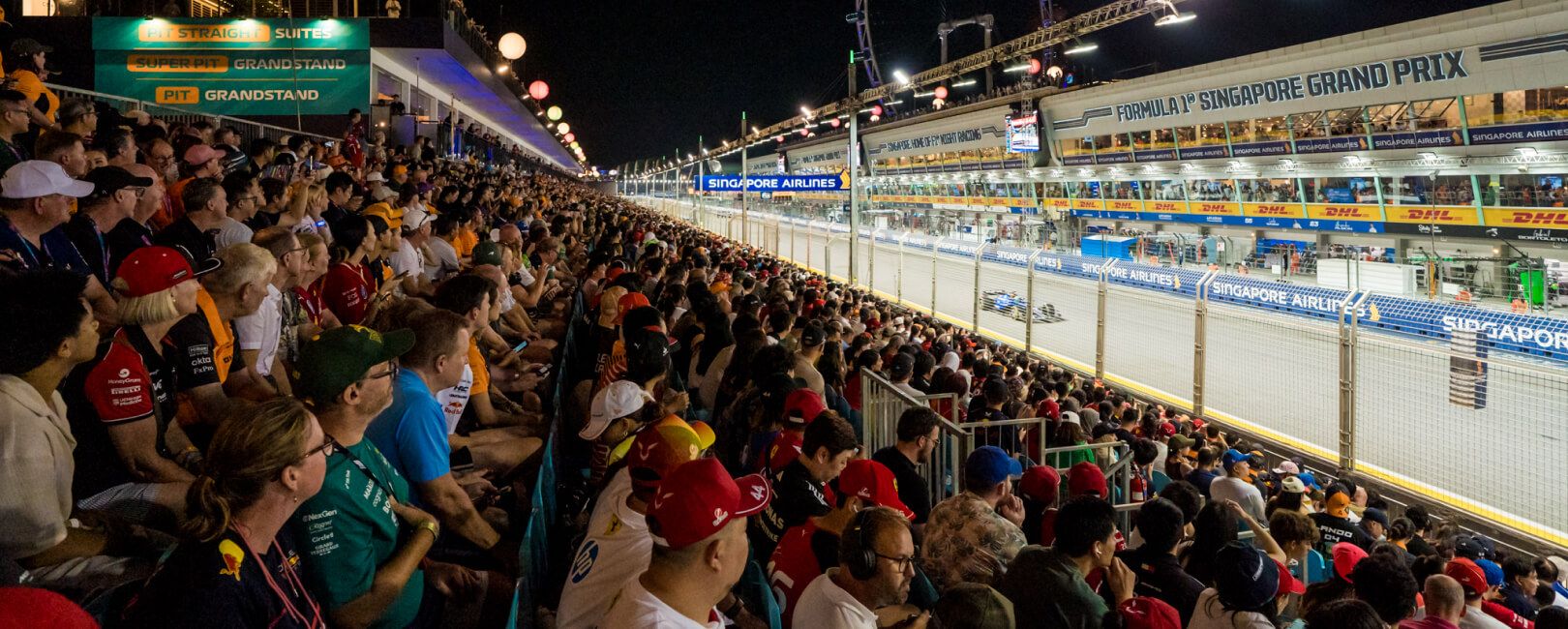 PIT GRANDSTAND