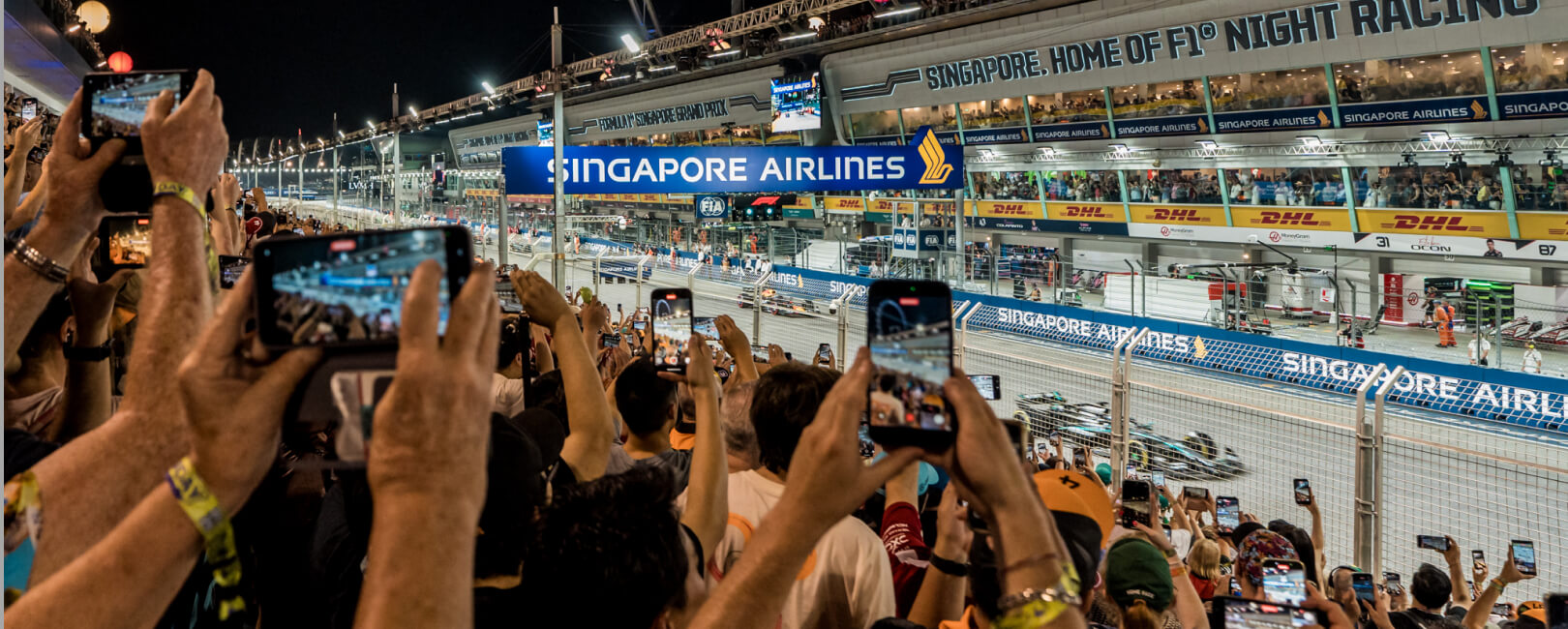 PIT GRANDSTAND