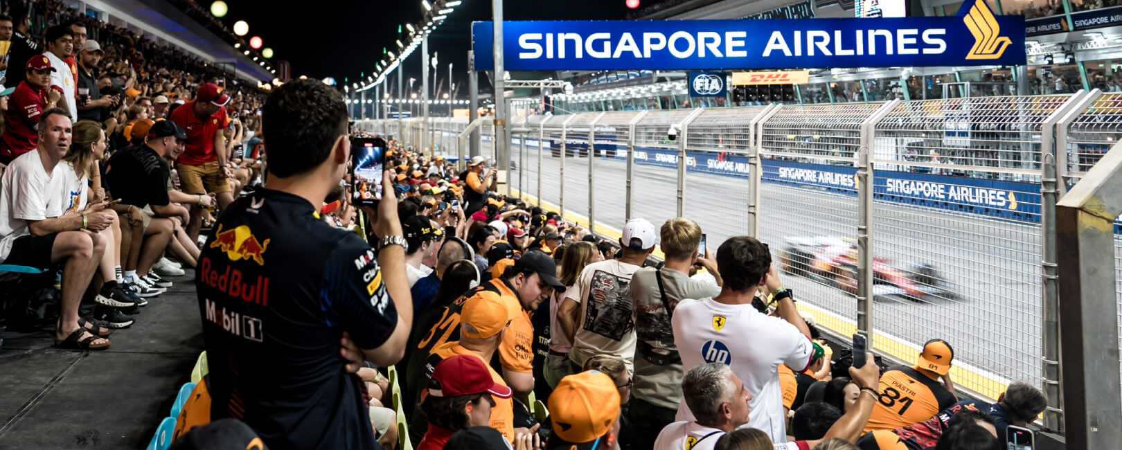 PIT GRANDSTAND