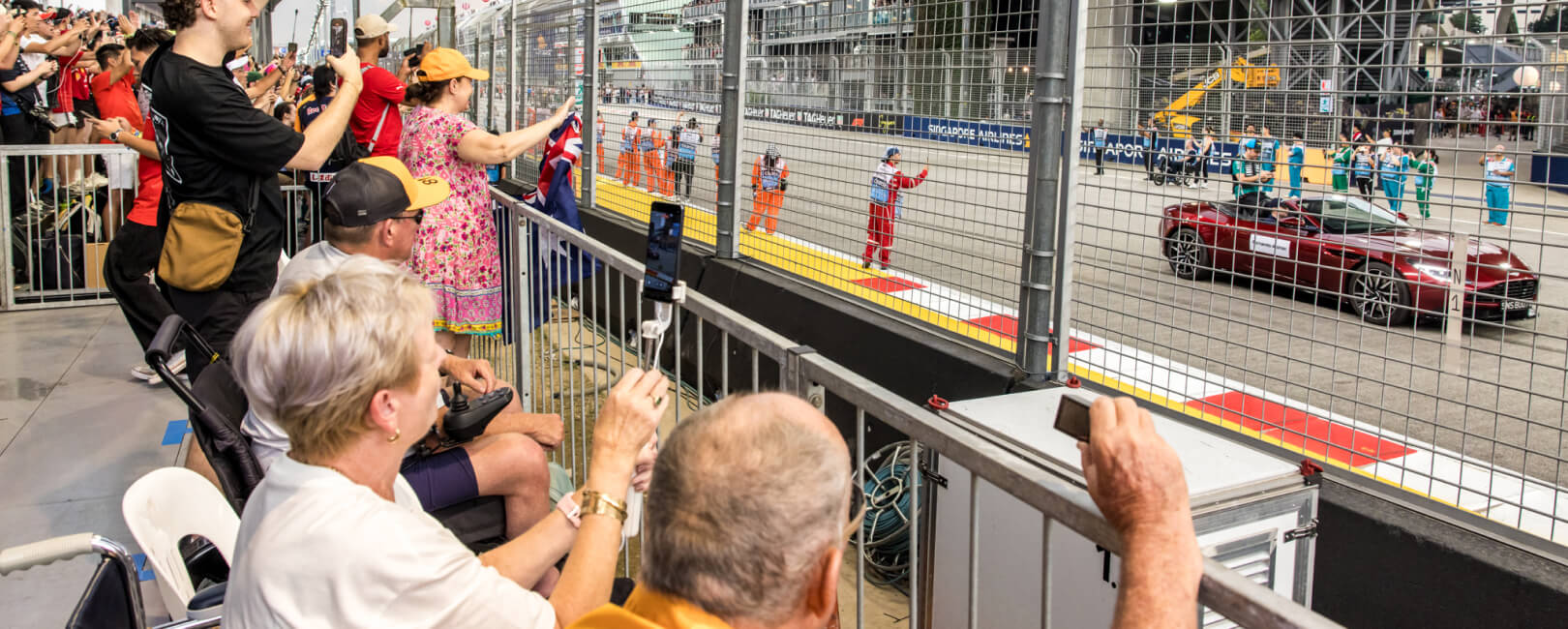 TURN 1 WHEELCHAIR ACCESSIBLE PLATFORM